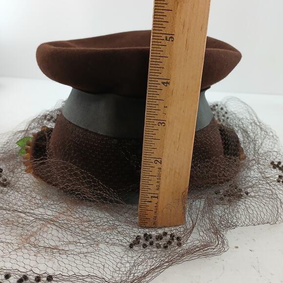 Vintage Women’s Brown Hats Lot of 2 Veiled Fascinator Velvet Pillbox Mid Century main image 6